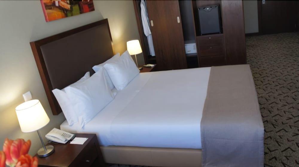 Skyna Hotel Luanda Kültér fotó