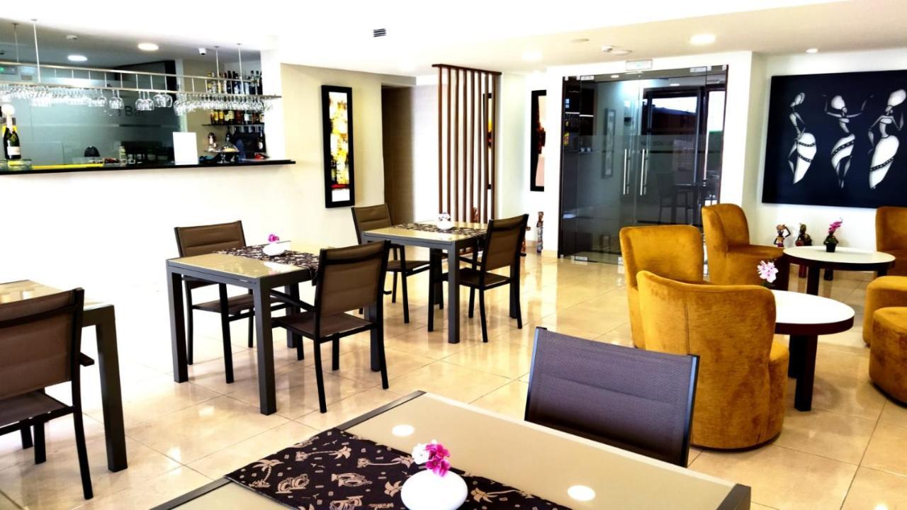 Skyna Hotel Luanda Kültér fotó
